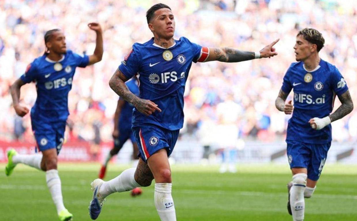 换帅如换刀！1-0！2-1！切尔西终结连败进决赛，多特锁定欧冠，米兰尤文却踢出史上最闷平局